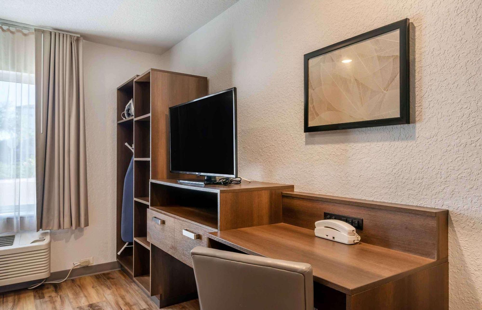 Extended Stay America Select Suites - Tampa - Brandon - East Heartland Exteriér fotografie